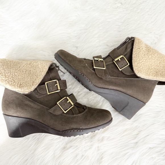 A2 Aerosoles Music Tor Ankle Suede Wedge Boots Brown Wedge Ankle Boots Size 9 - Picture 2 of 8